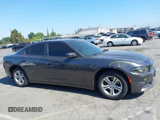 2020 Dodge Charger SXT z VIN 2C3CDXBG6LH234913, wystawiony jako IAAI lot #42227747 z przebiegiem 83 885 mil mil oraz . Historia ofert i sprzedaży dostępna na DreamBid. Obrazek 14.