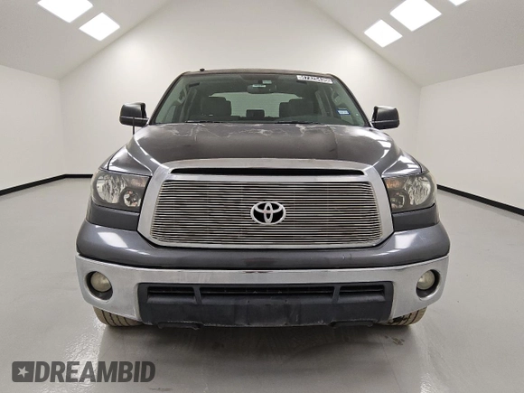 2011 Toyota Tundra z VIN 5TFEY5F10BX115722, wystawiony jako Copart lot #47325435 z przebiegiem 231 924 mil mil oraz Czysty tytuł • Clean title. Historia ofert i sprzedaży dostępna na DreamBid. Obrazek 5.
