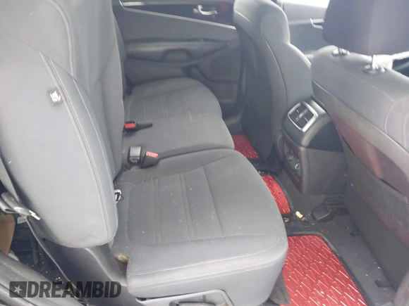 2019 Kia Sorento LX with VIN 5XYPGDA32KG543132, listed as a IAAI auction lot 41632828 with 91,152 mi miles and . Bid and sale history available at carsss.com. Image 8.