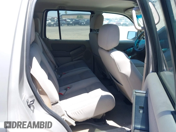 2006 Ford Explorer XLT z VIN 1FMEU63E26UA69774, wystawiony jako IAAI lot #42384629 z przebiegiem 183 795 mil mil oraz . Historia ofert i sprzedaży dostępna na DreamBid. Obrazek 8.