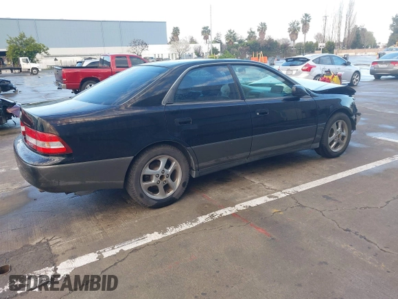 2001 Lexus ES 300 with VIN JT8BF28G115111003, listed as a IAAI auction lot 41812165 with 173,431 mi miles. Bid and sale history available at carsss.com. Image 4.