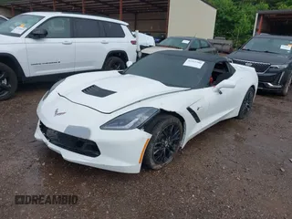2014 Chevrolet Corvette 2LT z VIN 1G1YD3D78E5118042, wystawiony jako IAAI lot #42252580 z przebiegiem 126 210 mil mil oraz . Historia ofert i sprzedaży dostępna na DreamBid. Obrazek 2.