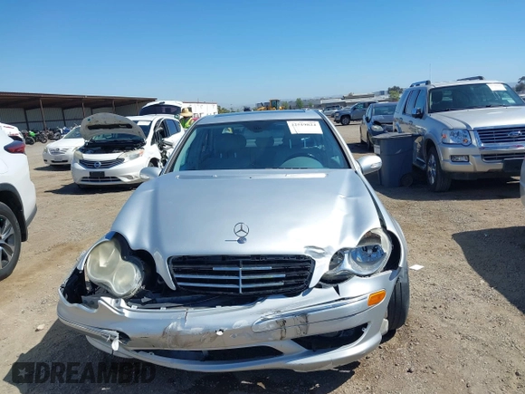 2007 Mercedes-Benz C 230 Sport с VIN WDBRF52H97A936689, выставлен на аукционе IAAI как лот 42519824 с пробегом 200 866 миль миль и . История ставок и продаж доступна на DreamBid. Изображение 6.