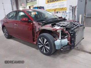 2020 Nissan Altima SV z VIN 1N4BL4DW5LC240482, wystawiony jako IAAI lot #42057346 z przebiegiem 45 228 mil mil oraz . Historia ofert i sprzedaży dostępna na DreamBid. Obrazek 1.