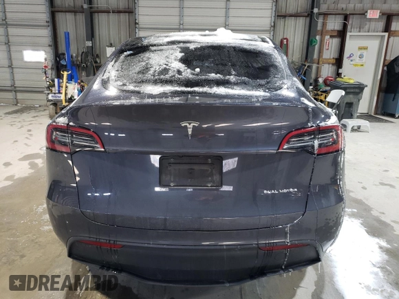 2023 Tesla Model Y Long Range z VIN 7SAYGAEE3PF968231, wystawiony jako Copart lot #45811385 z przebiegiem Nie podano mil oraz Szkoda całkowita • Salvage title. Historia ofert i sprzedaży dostępna na DreamBid. Obrazek 6.