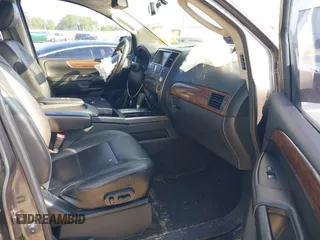 2012 Nissan Armada SV z VIN 5N1BA0ND5CN613266, wystawiony jako IAAI lot #42219986 z przebiegiem 223 319 mil mil oraz . Historia ofert i sprzedaży dostępna na DreamBid. Obrazek 5.