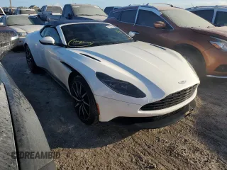 2020 Aston Martin DB11 z VIN SCFRMFCW2LGM09449, wystawiony jako Copart lot #75221044 z przebiegiem Nie podano mil oraz Nie do naprawy. Historia ofert i sprzedaży dostępna na DreamBid. Obrazek 4.