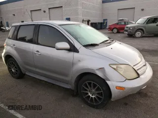 2005 Scion xA z VIN JTKKT624150088835, wystawiony jako Copart lot #74559644 z przebiegiem 244 665 mil mil oraz Szkody całkowita. Historia ofert i sprzedaży dostępna na DreamBid. Obrazek 4.