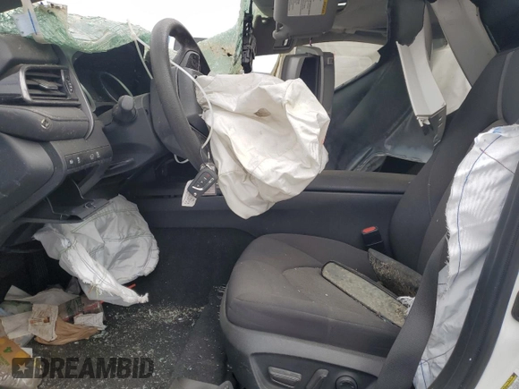 2024 Toyota Camry LE z VIN 4T1C11AKXRU899984, wystawiony jako Copart lot #53620825 z przebiegiem 35 548 mil mil oraz Nie do naprawy • Non repairable. Historia ofert i sprzedaży dostępna na DreamBid. Obrazek 7.
