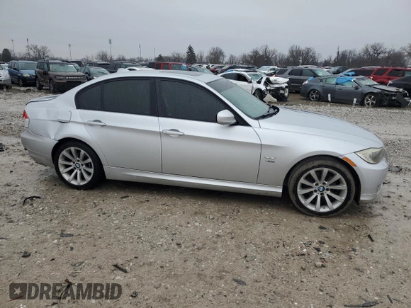 2011 BMW 3 Series 328i xDrive z VIN WBAPK7G55BNN58674, wystawiony jako Copart lot #85578814 z przebiegiem Nie podano mil oraz Szkoda całkowita • Salvage title. Historia ofert i sprzedaży dostępna na DreamBid. Obrazek 4.