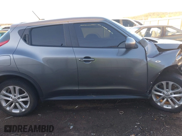 2014 Nissan Juke S with VIN JN8AF5MV1ET480257, listed as a IAAI auction lot 40858753 with 135,753 mi miles. Bid and sale history available at carsss.com. Image 13.