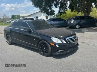 2011 Mercedes-Benz E 350 Luxury z VIN WDDHF8HB1BA397999, wystawiony jako Copart lot #58251215 z przebiegiem 157 257 mil mil oraz Tytuł czysty. Historia ofert i sprzedaży dostępna na DreamBid. Obrazek 1.