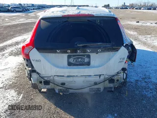 2016 Volvo V60 Cross Country T5 with VIN YV4612HK2G1015724, listed as a IAAI auction lot 41326704 with 108,360 mi miles. Bid and sale history available at carsss.com. Image 6.