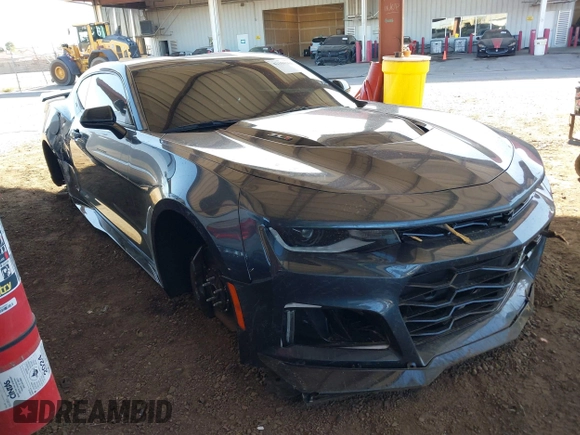 2023 Chevrolet Camaro ZL1 z VIN 1G1FK1R6XP0105522, wystawiony jako IAAI lot #42100363 z przebiegiem 8771 mil mil oraz . Historia ofert i sprzedaży dostępna na DreamBid. Obrazek 1.