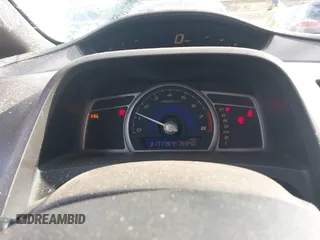 2006 Honda Civic LX z VIN 1HGFA16596L015444, wystawiony jako IAAI lot #41954653 z przebiegiem 317 779 mil mil oraz . Historia ofert i sprzedaży dostępna na DreamBid. Obrazek 7.