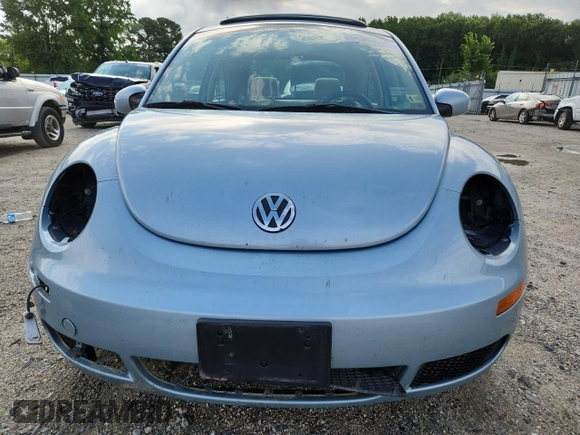 2010 Volkswagen Beetle with VIN 3VWRG3AG9AM018685, listed as a Copart auction lot 64543775 with 103,537 mi miles and Salvage title. Bid and sale history available at DreamBid. Image 5.