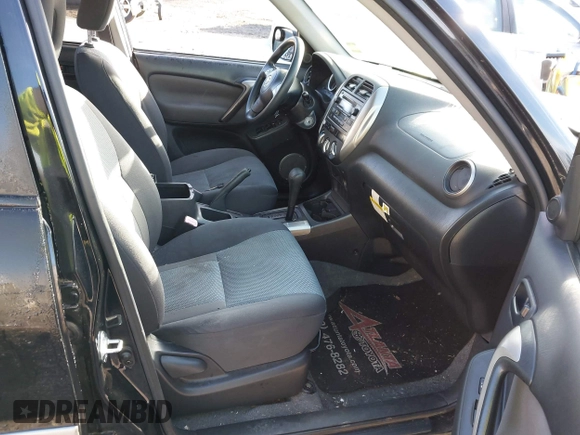 2005 Toyota RAV4 with VIN JTEGD20V250088126, listed as a IAAI auction lot 41601577 with 215,201 mi miles. Bid and sale history available at carsss.com. Image 5.