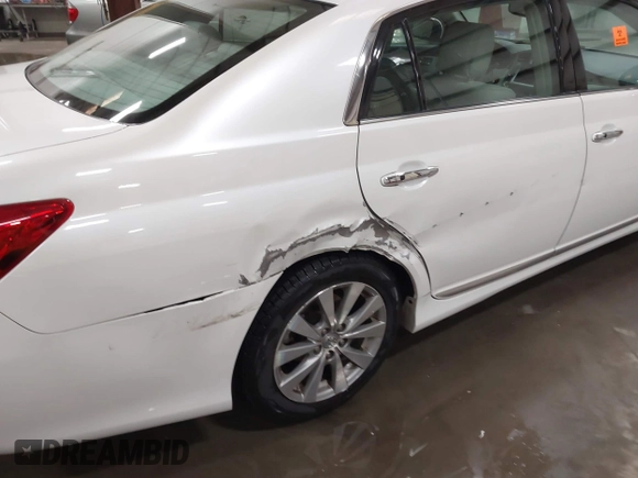 2012 Toyota Avalon with VIN 4T1BK3DB0CU457805, listed as a IAAI auction lot 41920027 with 120,840 mi miles. Bid and sale history available at carsss.com. Image 6.