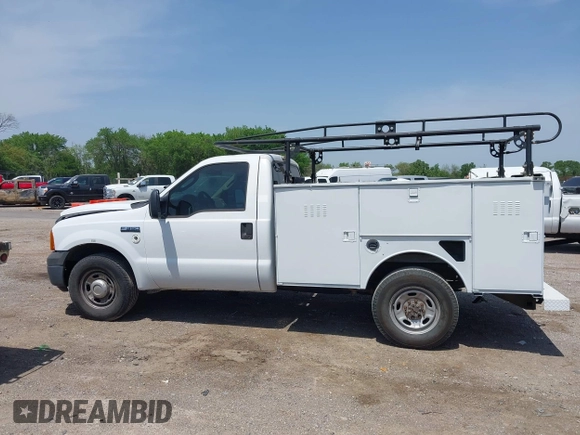 2006 Ford F-350 с VIN 1FDSF30566EB51324, выставлен на аукционе IAAI как лот 42016661 с пробегом 120 257 миль миль и . История ставок и продаж доступна на DreamBid. Изображение 13.