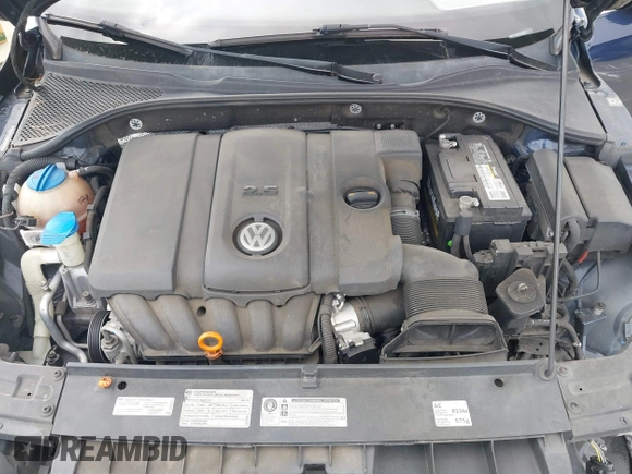 2012 Volkswagen Passat SE z VIN 1VWBP7A39CC056590, wystawiony jako IAAI lot #41879975 z przebiegiem 76 125 mil mil oraz . Historia ofert i sprzedaży dostępna na DreamBid. Obrazek 10.
