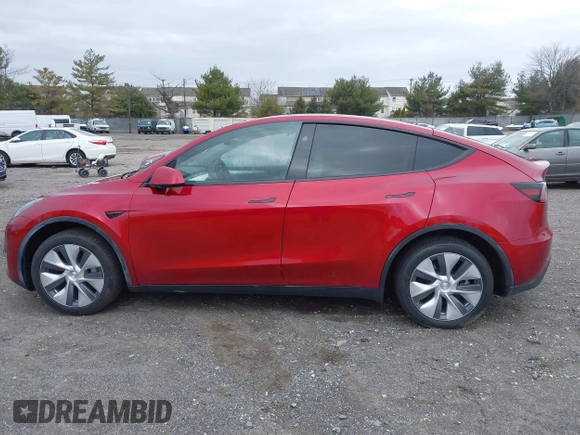 2024 Tesla Model Y Long Range with VIN 7SAYGDEE8RA232709, listed as a IAAI auction lot 41724484 with 5,376 mi miles and . Bid and sale history available at DreamBid. Image 14.