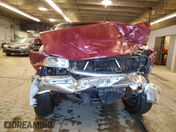 2005 GMC Yukon XL SLE with VIN 1GKEC16Z45J264255, listed as a Copart auction lot 84785944 with Not Provided miles and Salvage Title. Bid and sale history available at DreamBid. Image 5.