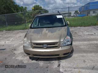 2006 Kia Sedona LX with VIN KNDMB233766055029, listed as a IAAI auction lot 39969975 with 189,090 mi miles. Bid and sale history available at carsss.com. Image 6.