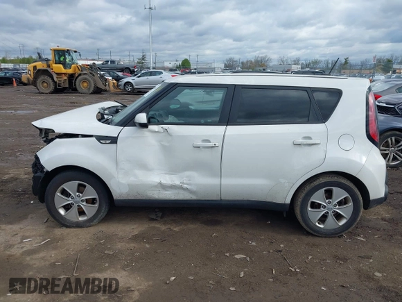 2014 Kia Soul with VIN KNDJN2A27E7010962, listed as a IAAI auction lot 42024098 with 97,370 mi miles. Bid and sale history available at carsss.com. Image 15.
