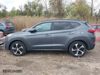 2016 Hyundai Tucson Limited with VIN KM8J3CA27GU088248, listed as a IAAI auction lot 42033882 with 102,112 mi miles. Bid and sale history available at carsss.com. Image 14.