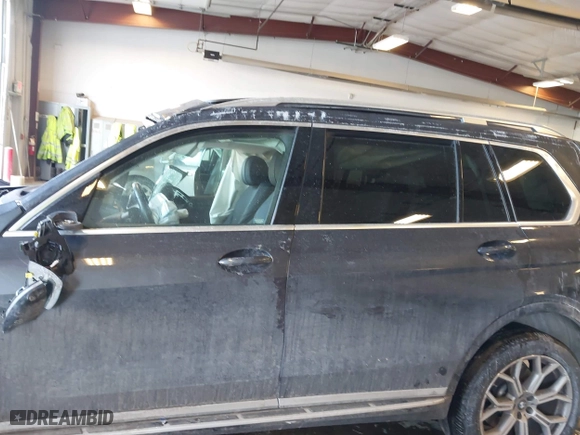 2021 BMW X7 xDrive40i with VIN 5UXCW2C09M9E94039, listed as a IAAI auction lot 41473138 with 1 mi miles. Bid and sale history available at carsss.com. Image 6.