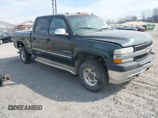 2002 Chevrolet Silverado 2500HD LS with VIN 1GCHK23UX2F195466, listed as a IAAI auction lot 41671952 with 238,184 mi miles. Bid and sale history available at carsss.com. Image 1.