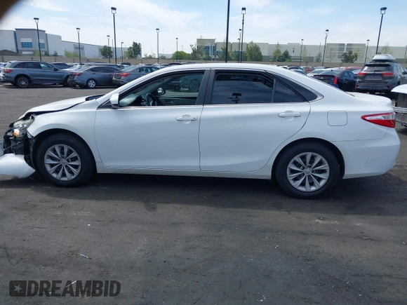 2015 Toyota Camry XLE with VIN 4T1BF1FK3FU114299, listed as a IAAI auction lot 42024946 with 152,972 mi miles. Bid and sale history available at carsss.com. Image 14.