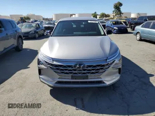 2021 Hyundai NEXO z VIN KM8J74A63MU017007, wystawiony jako Copart lot #73731404 z przebiegiem 11 585 mil mil oraz Czysty tytuł • Clean title. Historia ofert i sprzedaży dostępna na DreamBid. Obrazek 5.