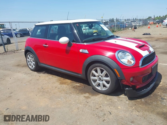 2013 MINI Hardtop S with VIN WMWSV3C54DT389391, listed as a IAAI auction lot 42141136 with 72,100 mi miles and . Bid and sale history available at DreamBid. Image 1.