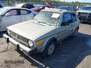1985 Volkswagen Golf с VIN WVWCA0155FK017233, выставлен на аукционе IAAI как лот 41983386 с пробегом 209 428 миль миль и . История ставок и продаж доступна на DreamBid. Изображение 2.