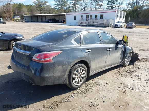 2015 Nissan Altima 2.5 with VIN 1N4AL3AP5FC289298, listed as a IAAI auction lot 41420327 with 138,544 mi miles. Bid and sale history available at carsss.com. Image 4.
