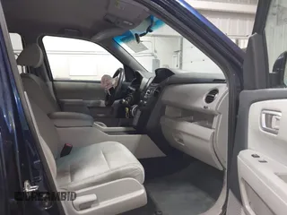 2014 Honda Pilot LX with VIN 5FNYF4H28EB015045, listed as a IAAI auction lot 40132499 with 139,845 mi miles and . Bid and sale history available at DreamBid. Image 5.