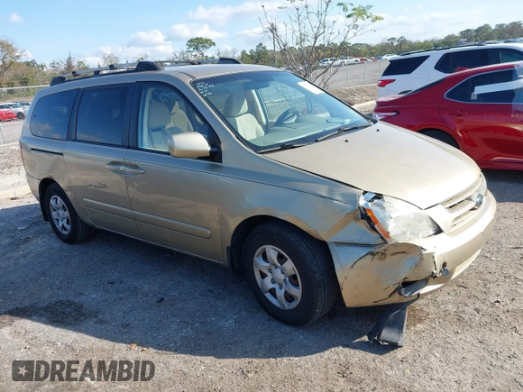 2008 Kia Sedona LX with VIN KNDMB233086261988, listed as a IAAI auction lot 41612389 with 170,947 mi miles. Bid and sale history available at carsss.com. Image 1.
