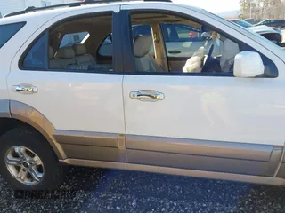 2005 Kia Sorento LX with VIN KNDJD733855444289, listed as a IAAI auction lot 41001977 with 193,973 mi miles. Bid and sale history available at carsss.com. Image 13.