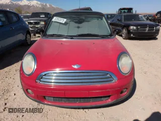 2008 MINI Hardtop with VIN WMWMF33538TT64347, listed as a Copart auction lot 52852075 with 89,884 mi miles and Clean Title. Bid and sale history available at DreamBid. Image 5.