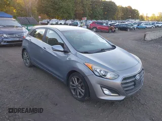 2016 Hyundai Elantra z VIN KMHD35LH3GU275657, wystawiony jako IAAI lot #40572359 z przebiegiem 100 361 mil mil oraz . Historia ofert i sprzedaży dostępna na DreamBid. Obrazek 1.