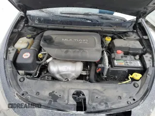 2014 Dodge Dart SXT z VIN 1C3CDFBB2ED909560, wystawiony jako Copart lot #45511025 z przebiegiem 164 749 mil mil oraz Szkoda całkowita • Salvage title. Historia ofert i sprzedaży dostępna na DreamBid. Obrazek 12.