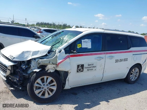 2017 Kia Sedona LX with VIN KNDMB5C12H6293597, listed as a IAAI auction lot 41804780 with 328,840 mi miles. Bid and sale history available at carsss.com. Image 6.