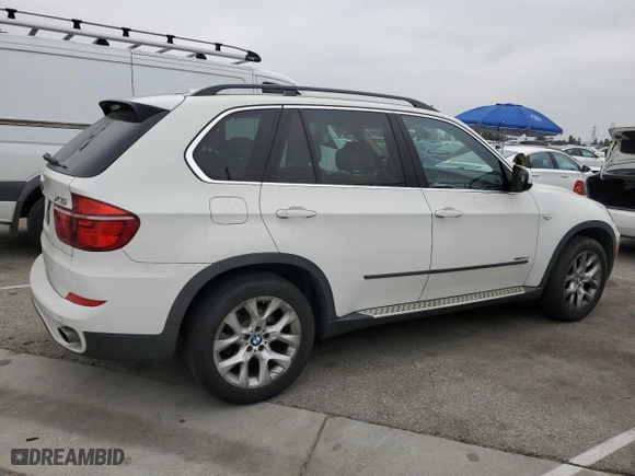 2013 BMW X5 xDrive35i with VIN 5UXZV4C57D0E11099, listed as a Copart auction lot 50918595 with NaN miles and Clean Title. Bid and sale history available at carsss.com. Image 3.