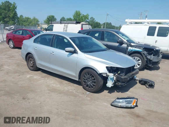 2013 Volkswagen Jetta SE with VIN 3VWDX7AJ3DM404990, listed as a IAAI auction lot 42584934 with 164,126 mi miles and . Bid and sale history available at DreamBid. Image 1.