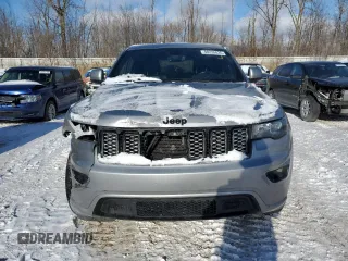 2018 Jeep Grand Cherokee Altitude z VIN 1C4RJFAG6JC452988, wystawiony jako Copart lot #88226035 z przebiegiem 120 015 mil mil oraz Szkoda całkowita • Salvage title. Historia ofert i sprzedaży dostępna na DreamBid. Obrazek 5.