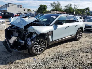 2024 Cadillac LYRIQ z VIN 1GYKPVRL3RZ124748, wystawiony jako Copart lot #72316354 z przebiegiem 4 791 mil mil oraz Szkoda całkowita • Salvage title. Historia ofert i sprzedaży dostępna na DreamBid. Obrazek 1.