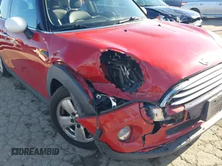 2014 MINI Hardtop with VIN WMWXM5C53ET933238, listed as a IAAI auction lot 41871315 with 83,788 mi miles and . Bid and sale history available at DreamBid. Image 6.