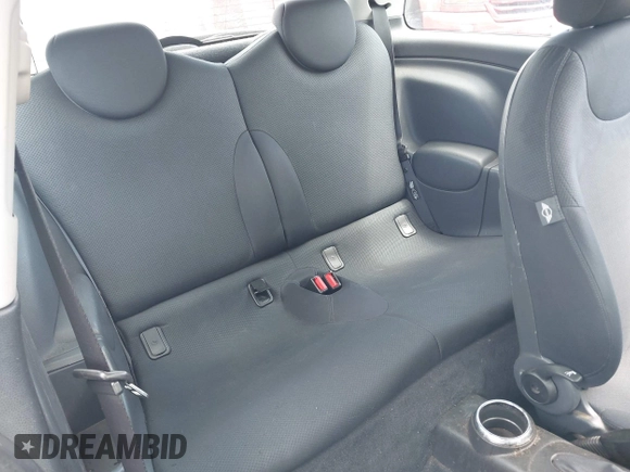2005 MINI Hardtop with VIN WMWRC33585TJ69273, listed as a IAAI auction lot 42041797 with 150,983 mi miles and . Bid and sale history available at DreamBid. Image 8.