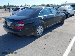 2009 Mercedes-Benz S-Class 5.5L V8 with VIN WDDNG86X19A239123, listed as a IAAI auction lot 41981456 with 120,975 mi miles. Bid and sale history available at carsss.com. Image 4.